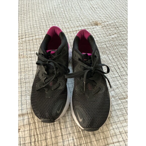 Nike Renew Women's Sneaker Size 7.5 Black And Pink Preowned - Picture 2 of 6